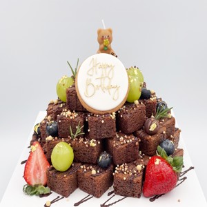 Brownie Cubes Stacked Cake (60pcs)